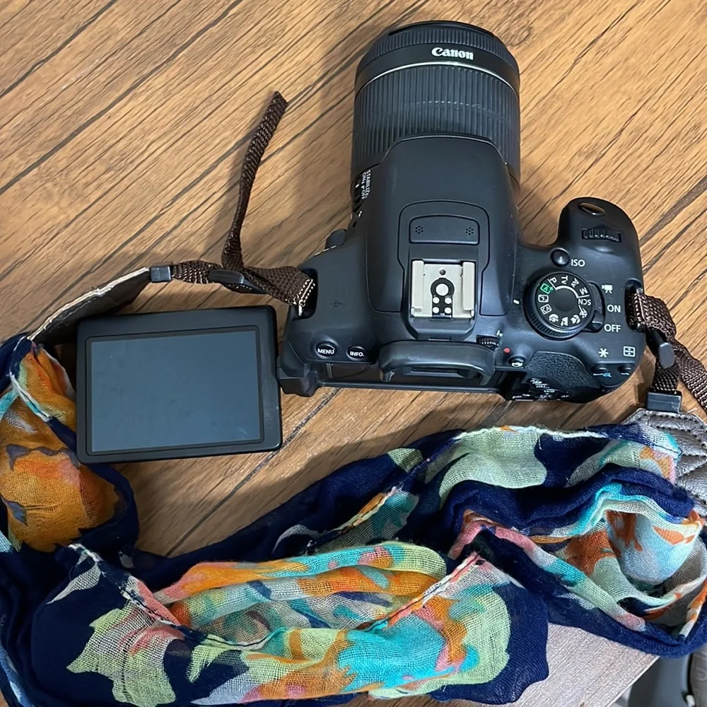 Canon EOS Rebel T5i DSLR